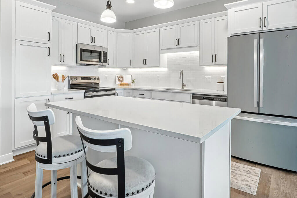 AL-gallery2-ALakeElmo-white-kitchen
