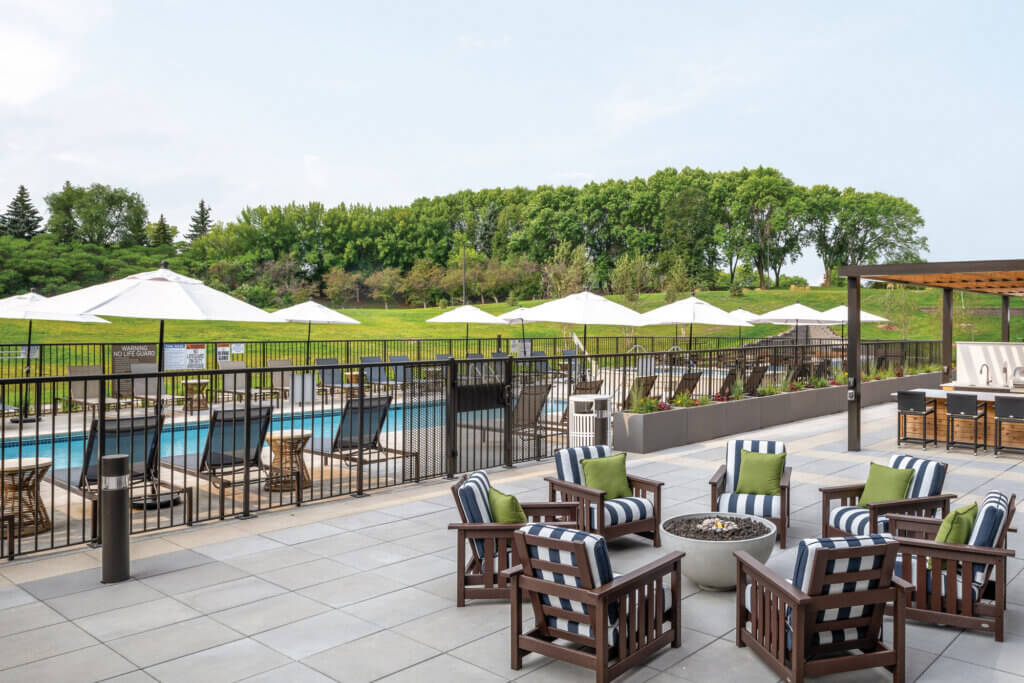 AL-gallery2-AMtka-outdoor-plaza